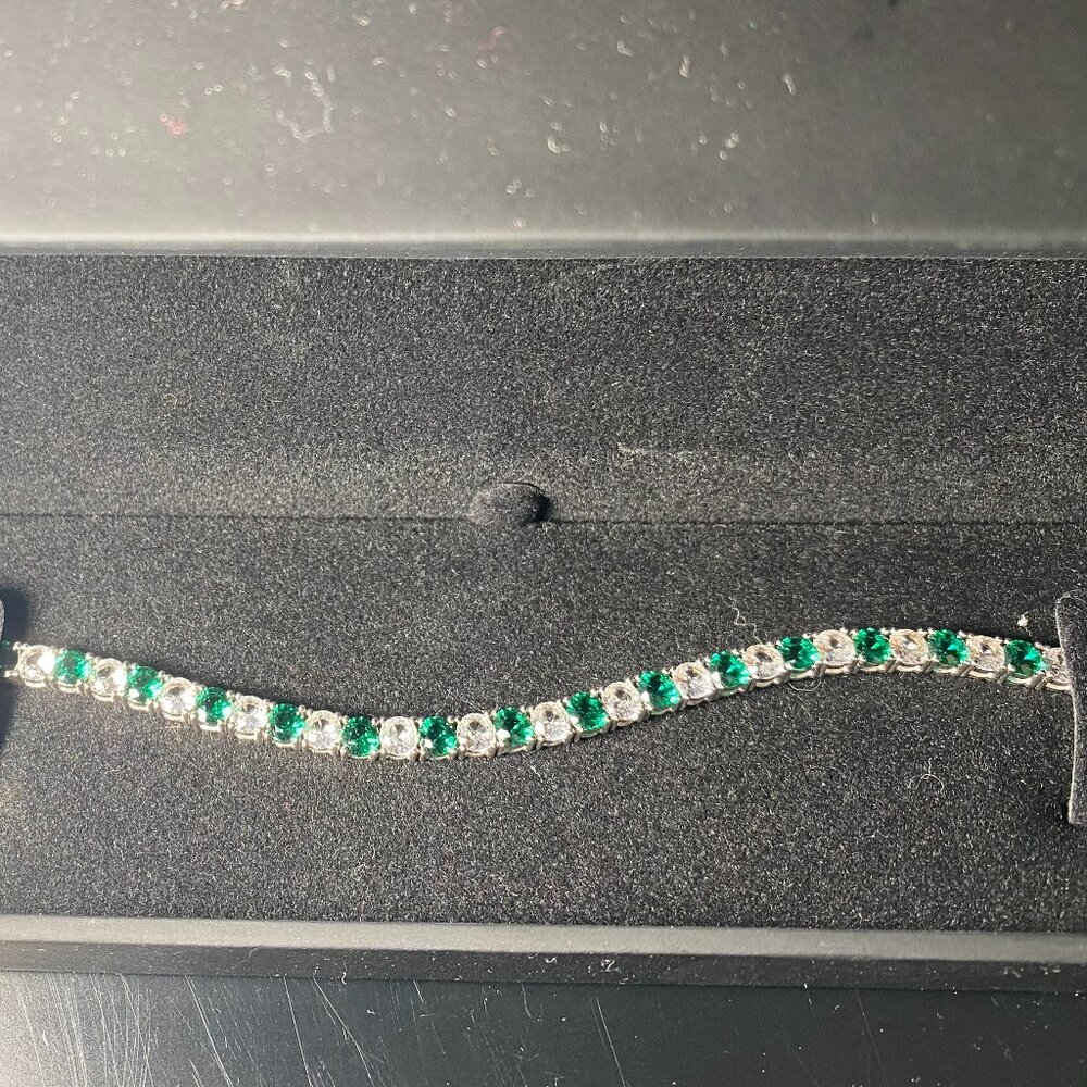 4.0mm Lab-Created Emerald and White Sapphire Alternating Tennis Bracelet
